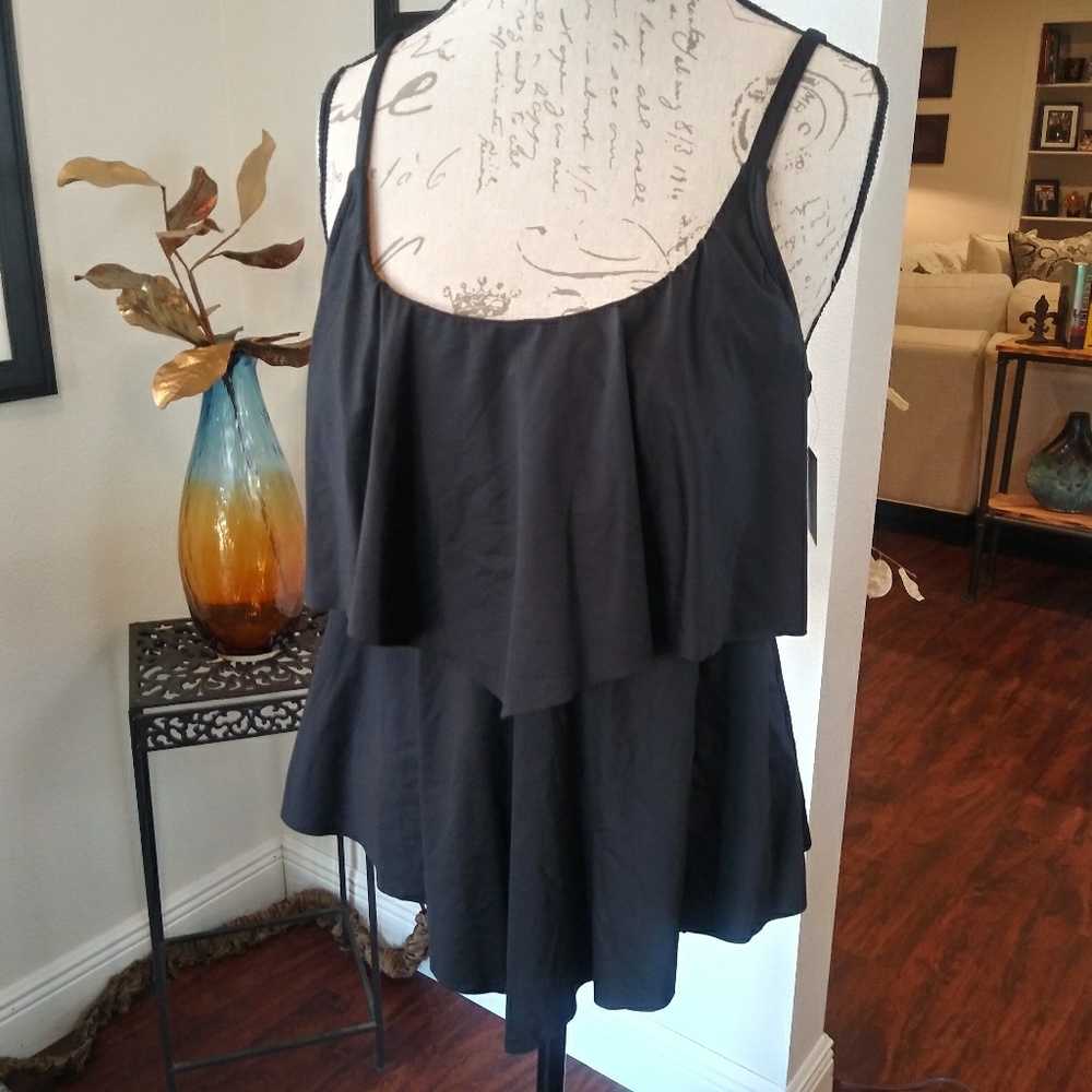 Liz Claiborne Black Bathing Suit Top. Sz. 16. NWT